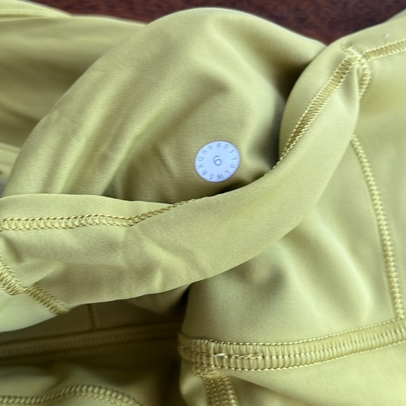 Lululemon Size 6 Ankle Length Leggings - Picture 5 of 5